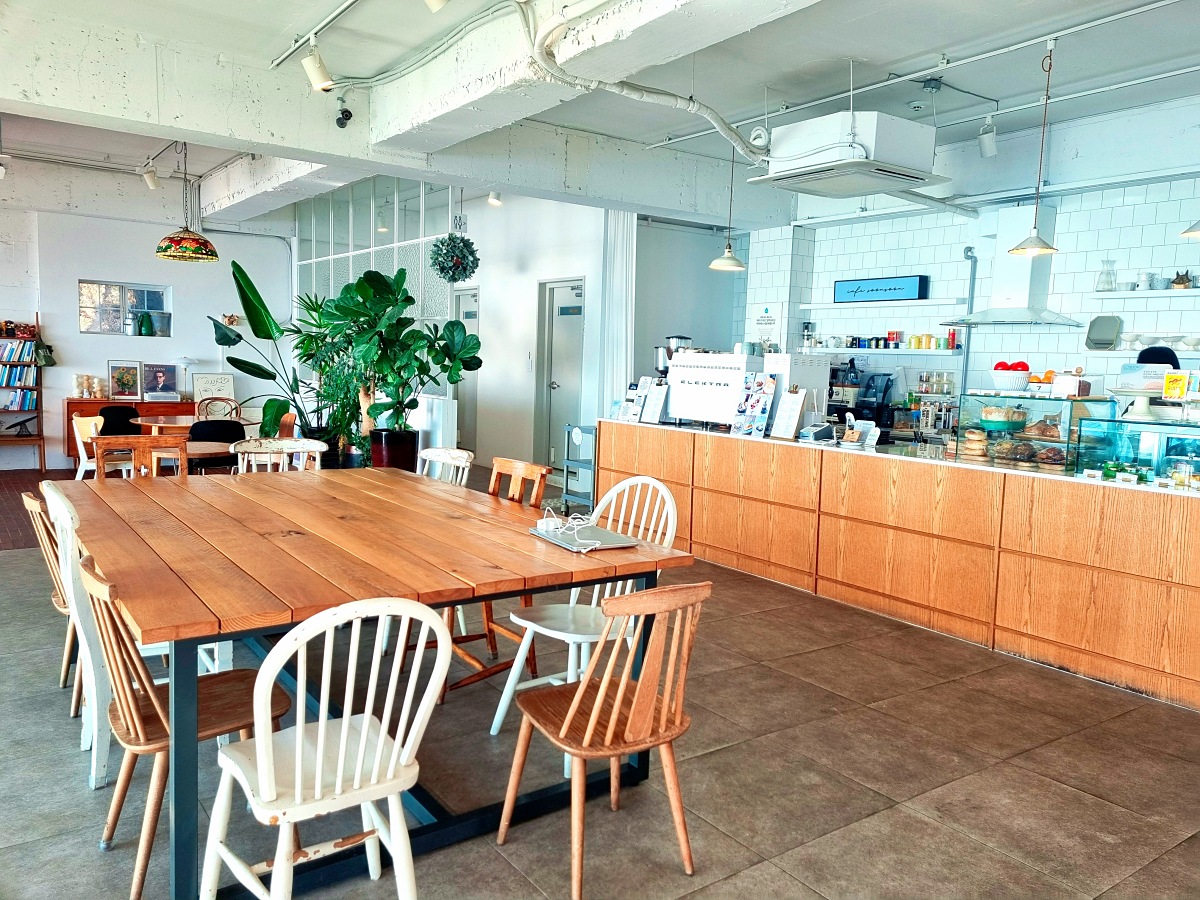 강화도 너머 석모도 노을이 예쁜 탁 트인 오션뷰 카페 '순간의순간': 비건, 노밀가루 디저트, 무료 쿠폰