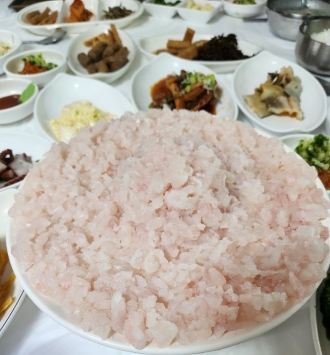 한국인의밥상-고성-갯장어-샤브샤브-하모곰탕-군령포하모자연산횟집-여름바다가약이다-보양생선