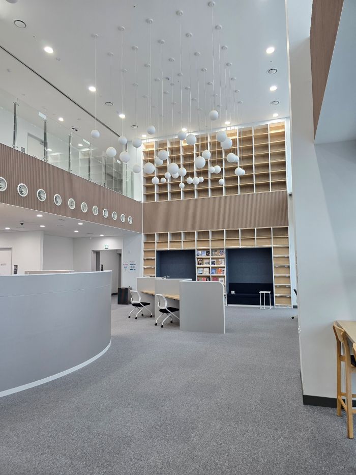 양평도서관-멀티미디어실-천장조형물