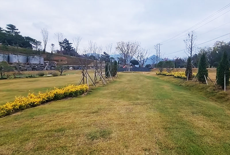 삼천포 모충파크골프장. 경남 사천시 송포동 1144-1 (모충공원 내)