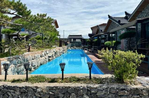 남자만인 오여 풀빌라