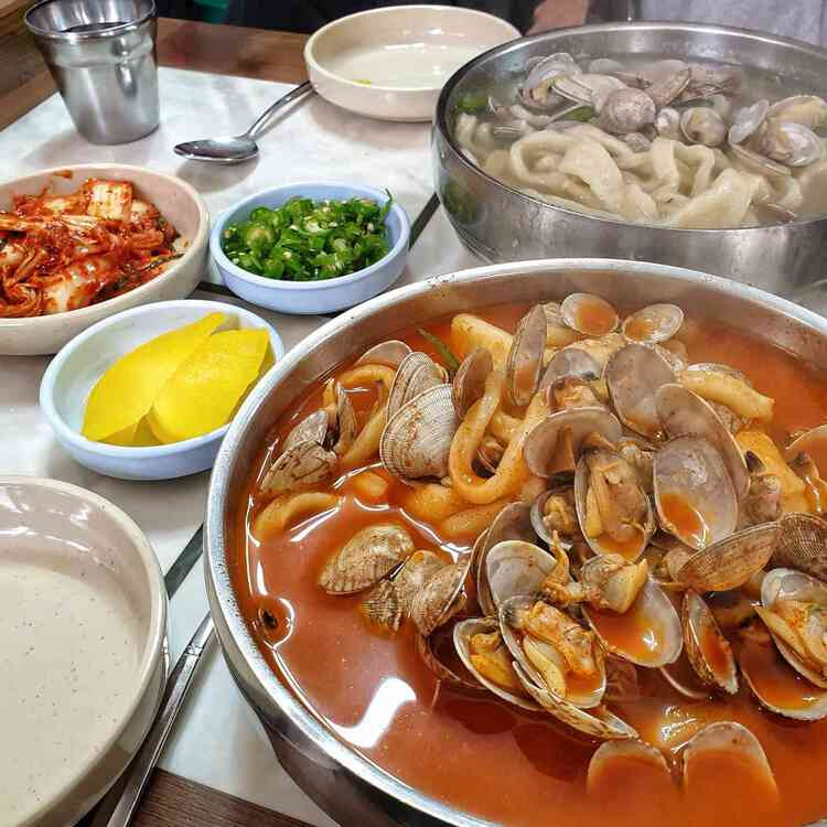 금천 남문시장 '순댕이네 얼큰수제비'