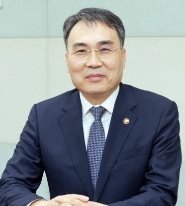 이종욱 전 조달청장 창원 진해구 공천 이유 및 반발