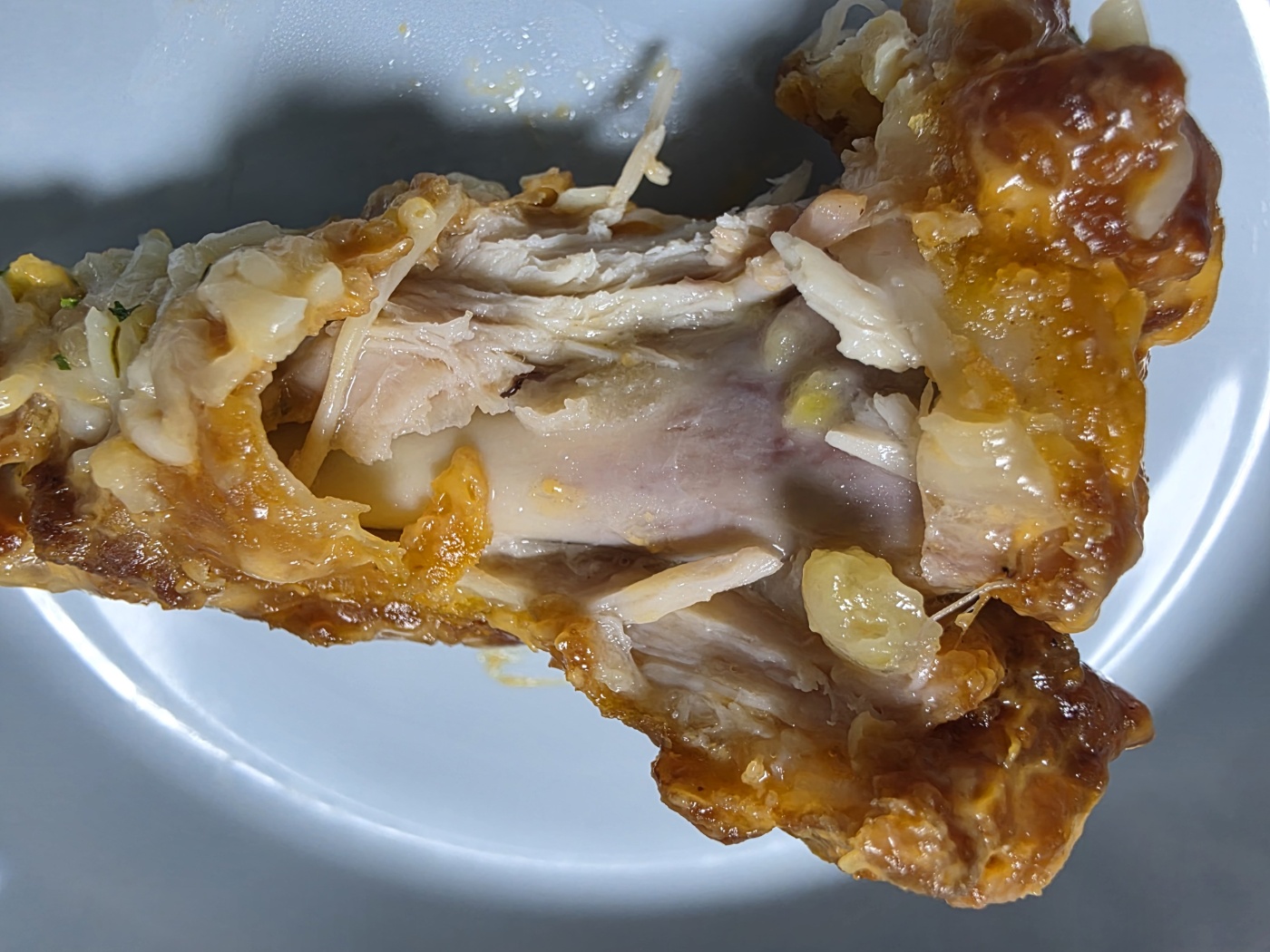 치즈&middot;파슬리 토핑된 한 조각