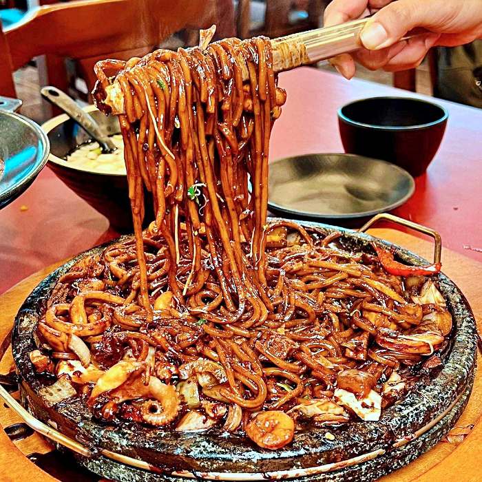 굿모닝 투데이 부산 경마공원 불향 해물 돌짜장 맛집