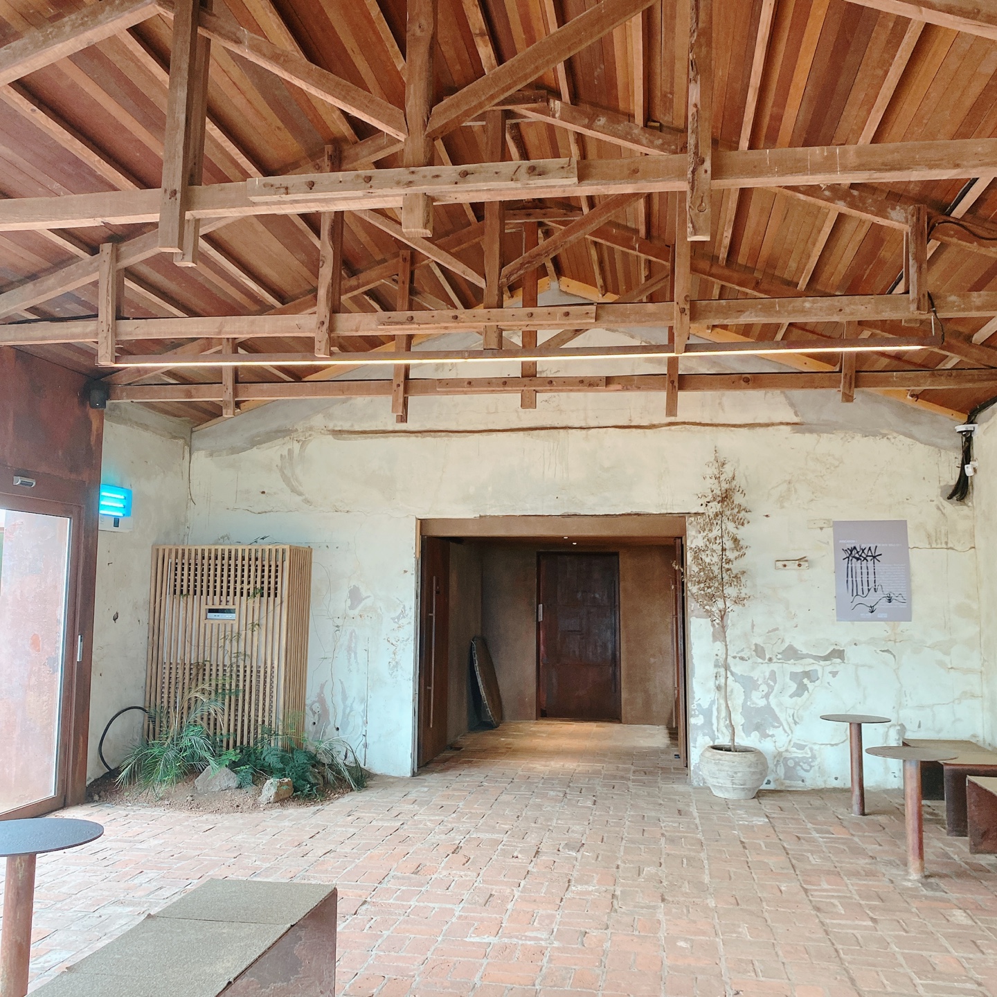 제주 서귀포 대정 서림연대 인스밀 곡물창고 개조카페 in's mill 보리개역 보리 청보리 제주 특산물