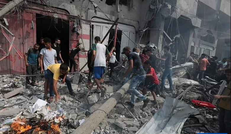 1시간에 250회 공습 이스라엘, "가자지구 초토화...곧 난민촌 텐트 들어설 것" VIDEO: Gaza 'will soon be a tent city' says Israeli official as IDF launches 250 airstrikes in one hour...