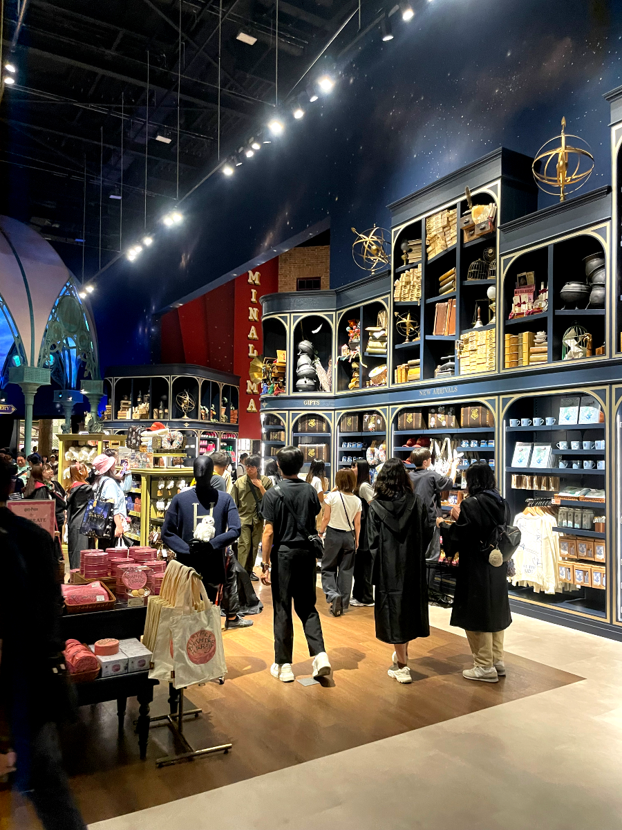 워너 브라더스 해리포터 스튜디오 - 캐릭터 상점, 스토어