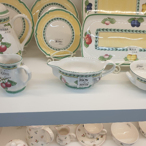 임종호 커피 파주점 (feat. 파주 모드니 본점)_파주 모드니 본점 그릇 코너