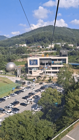 점점 멀어지는 탑승장 움짤