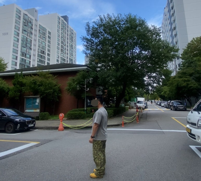 데일리룩('25. 10. 13.)크림소다랩 스톤워싱 피그먼트 티셔츠, 루미녹스 오렌지 블랙 3954, 브론슨 BRONSON M43 덕헌팅 카모 카고팬츠, 팀버랜드 6인치워커 옐로