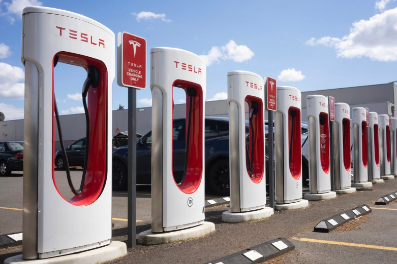 2026년 최신 테슬라 FSD 정책 완전 정리: 구독제부터 이전 조건까지 테슬라 충전하는 장소