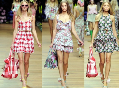 원피스 입은 모델 사진