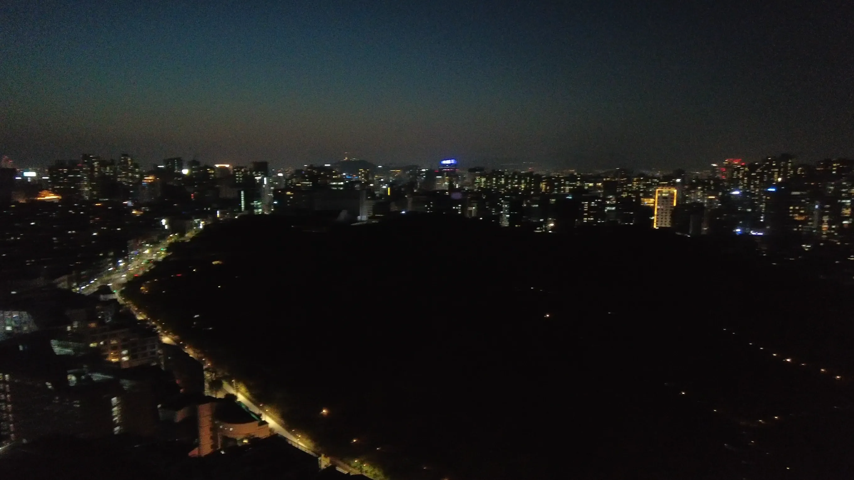 L7-강남-바이-롯데-호텔-스탠다드-더블룸-선정릉뷰-야경
