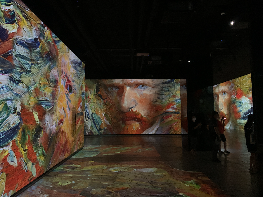 빛의 벙커 고흐 미디어 아트