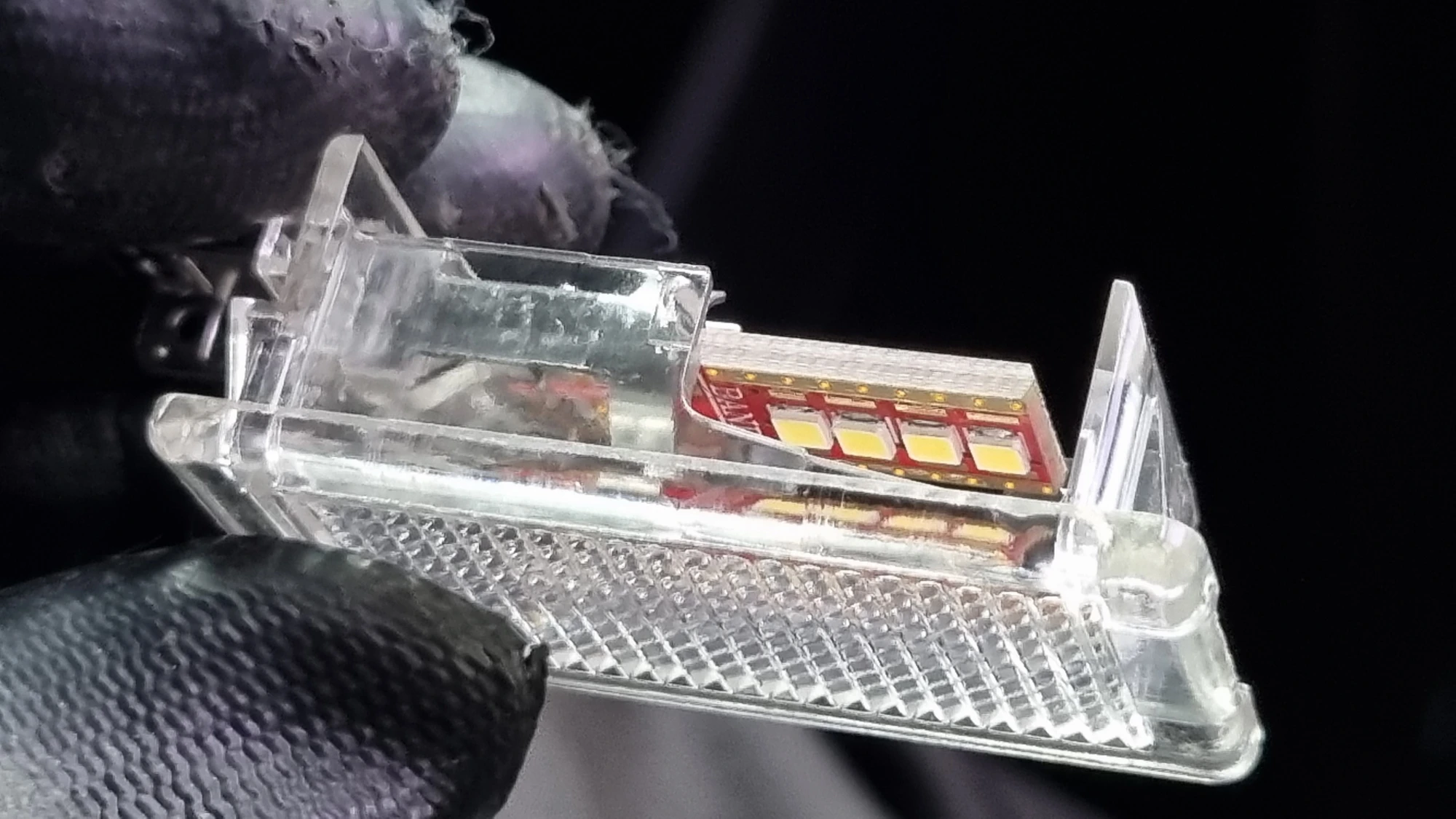 LEd 전구 끼우는 방향