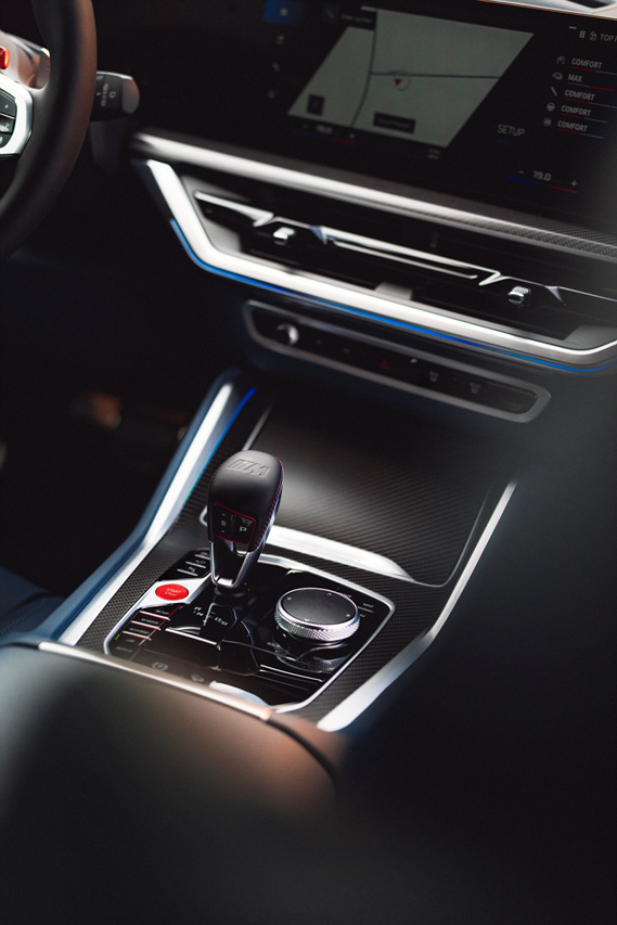 24년형 BMW XM 실내 기어레버 사진