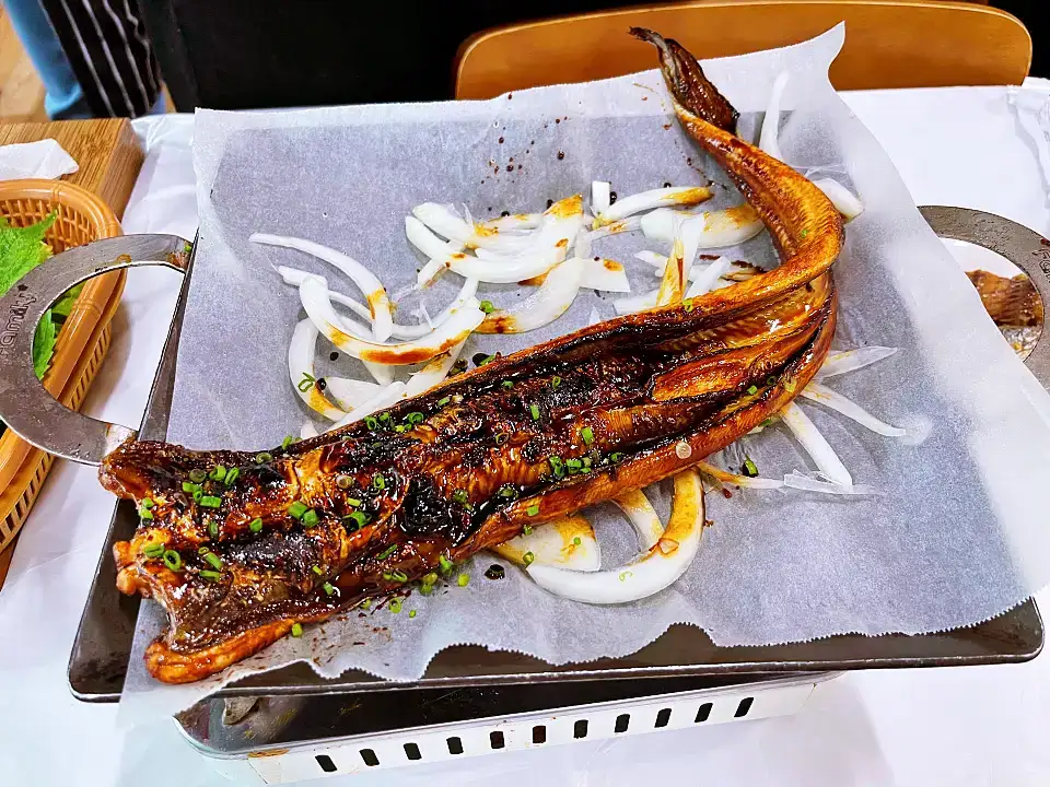 백반기행 180회 반효정 편 삼색 장어구이 바다장어 아나고 붕장어 양념 간장 소금 구이 보령 맛집 소개