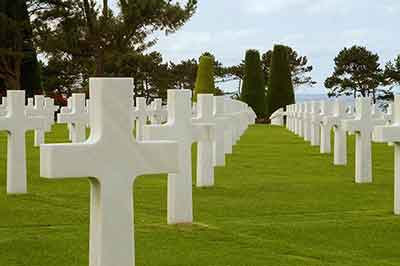 공동묘지 무덤들