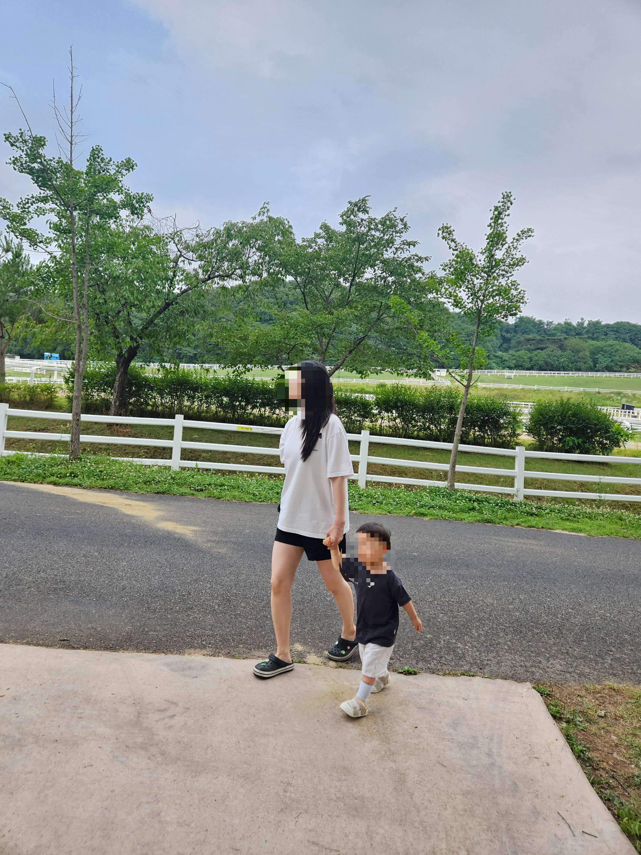 목장 산책로