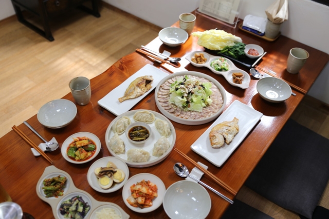 나만-알고-싶은-제주동쪽-감성여행-필수-코스-종달여행-만나빵집-책약방-잼있는집