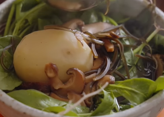 시금치 감자국수