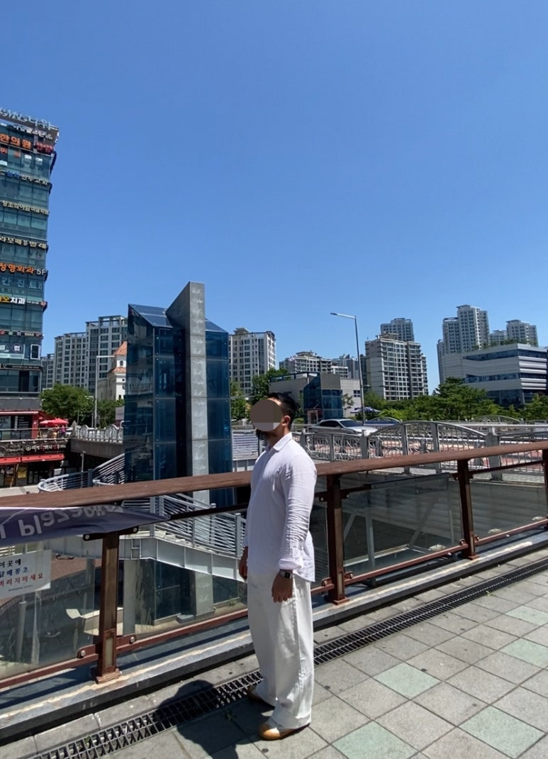 데일리룩(2025. 7. 11.)무신사스탠다드 린넨셔츠 화이트, 무신사스탠다드 린넨라이크 와이드 데님팬츠 화이트, 카시오 A158W-1 클래식 실버, 스텔라레알레 컨버스 스니커즈