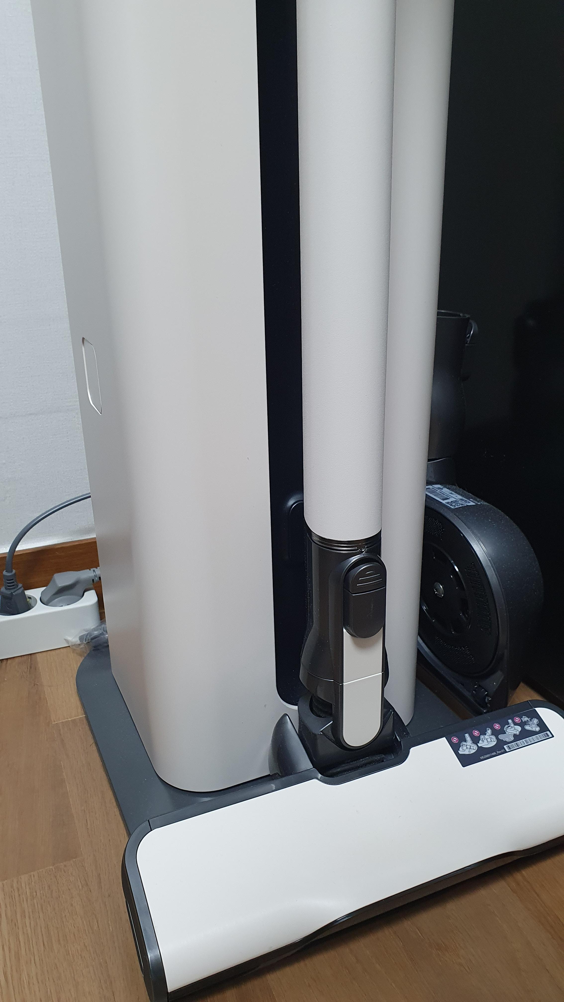 무선-청소기에-부착된-물걸레