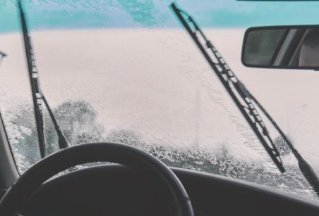 눈이 내렸을 때 절대로 하면 안되는 행동