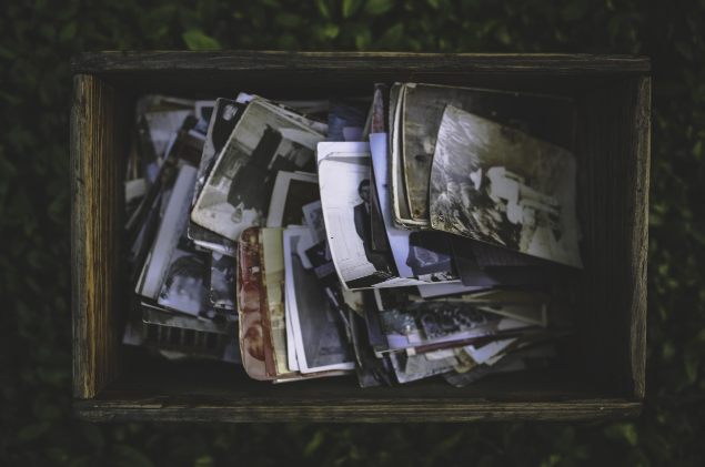 내 방의 구석에서 발견한 추억 한 조각