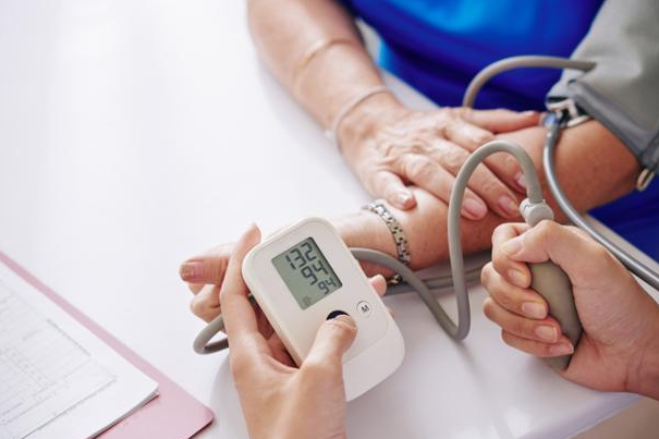 고혈압 자가관리법 올바른 혈압 측정법 가정혈압 자가측정 혈압계 혈압기록 혈압관리방법 건강관리 심혈관건강