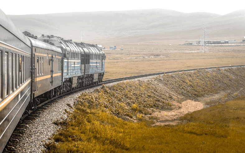 2024 설날 운행하는 기차 사진