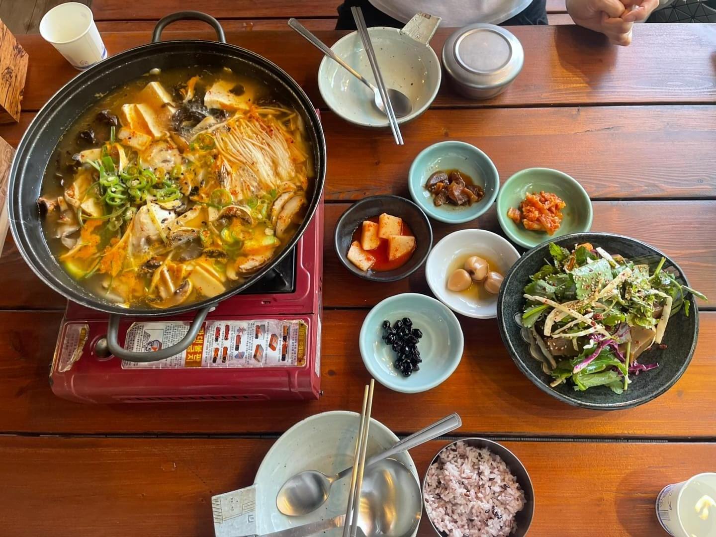 전등사 앞 식당