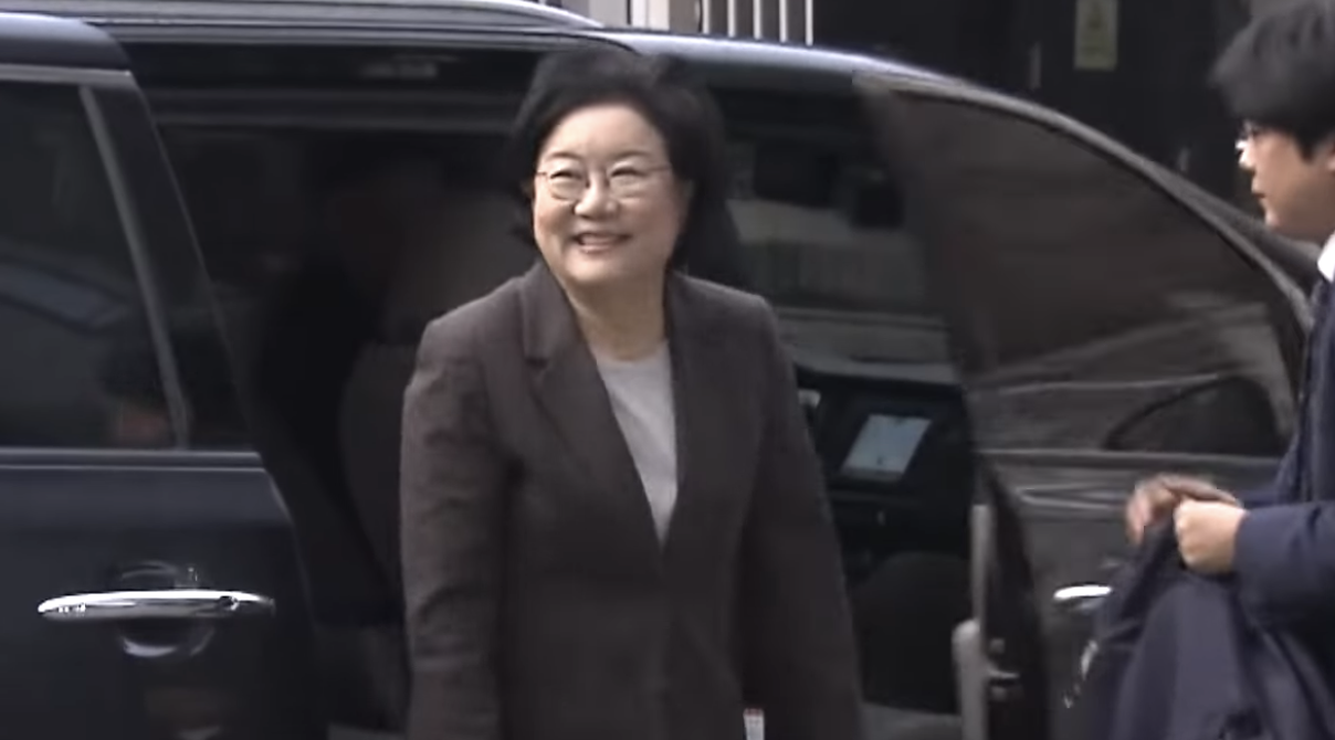 차에서-내리는-이혜훈-후보자