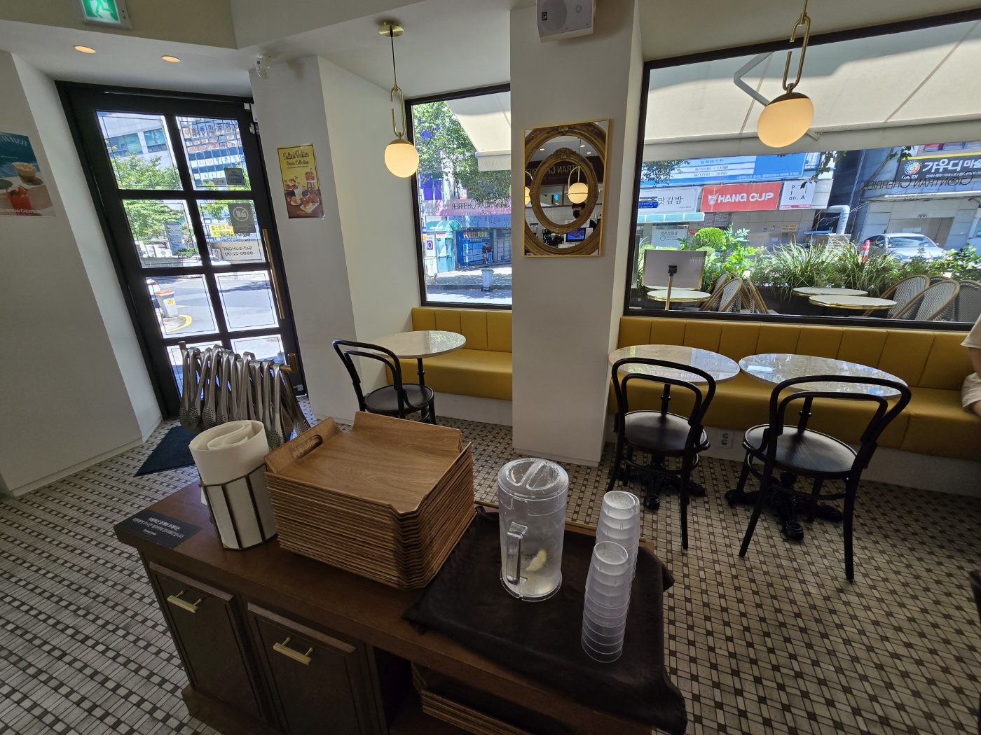 곤트란쉐리에 내부모습