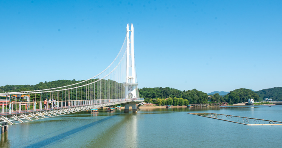  예산 예당호 출렁다리