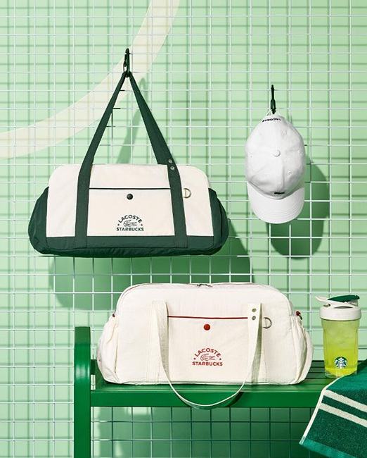 스타벅스와 협업한 라코스테 가방제품과, 모자 사진
