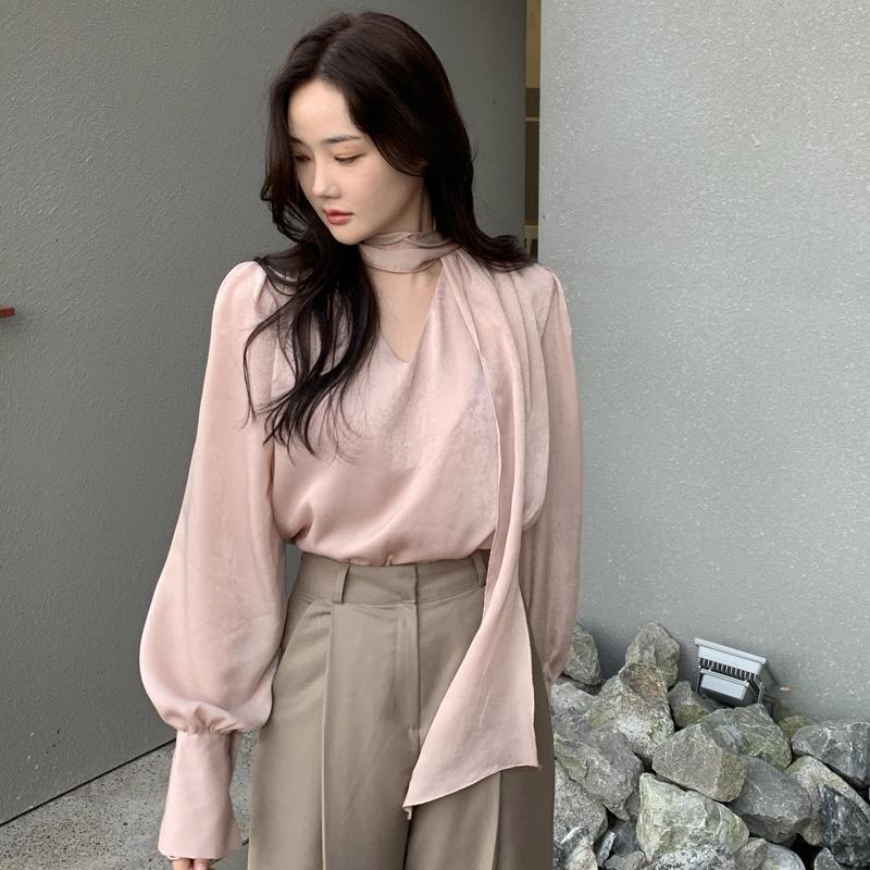 넥 리본 홀터 디자인 블라우스 왕리본블라우스