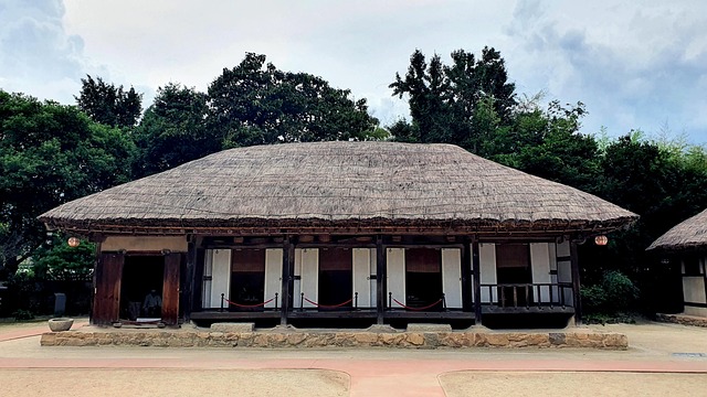 남원에 있는 한국 초가집 모습