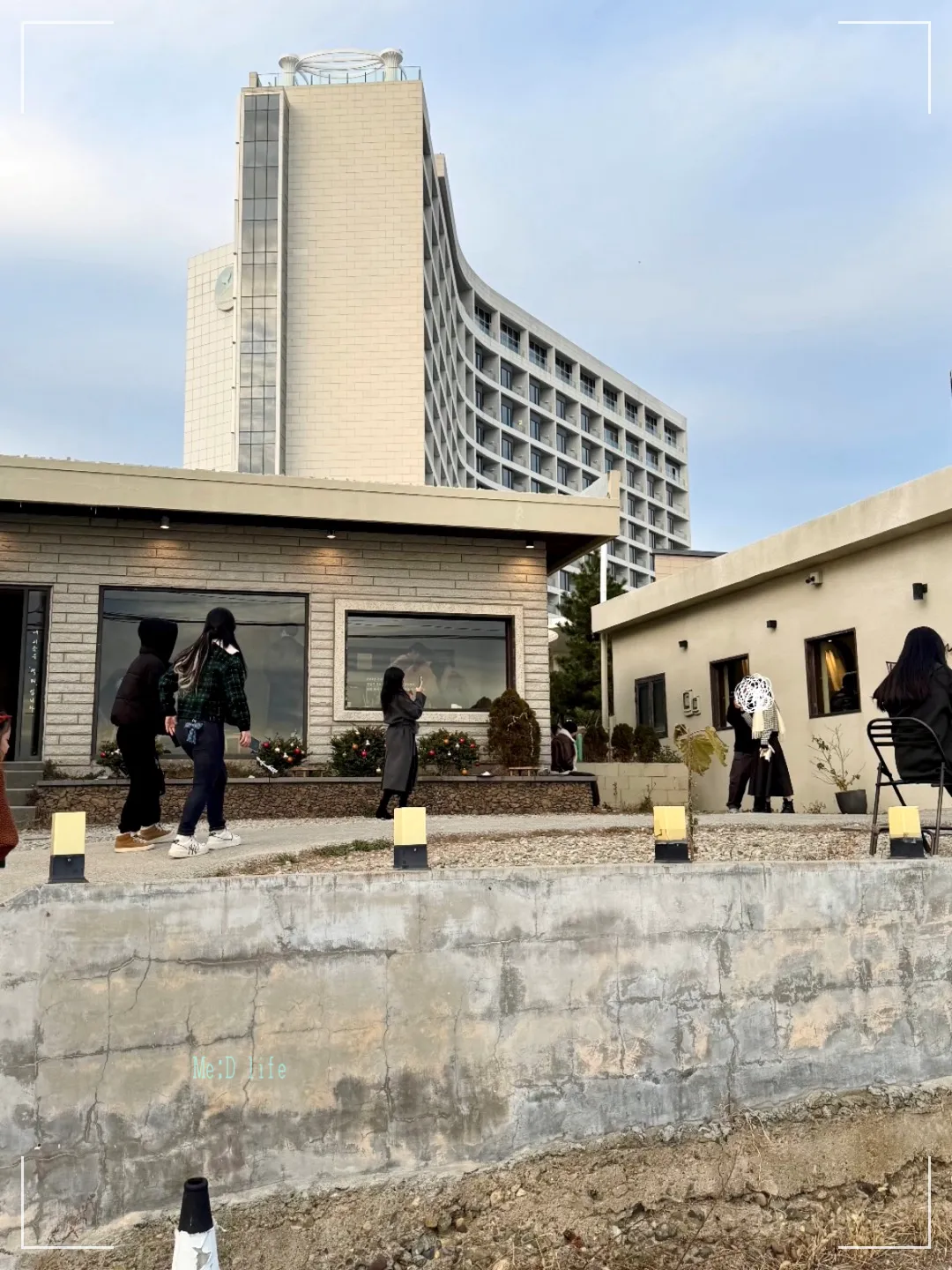 부산-기장-아난티-덕미-카페-크리스마스-디저트-바다뷰-통창