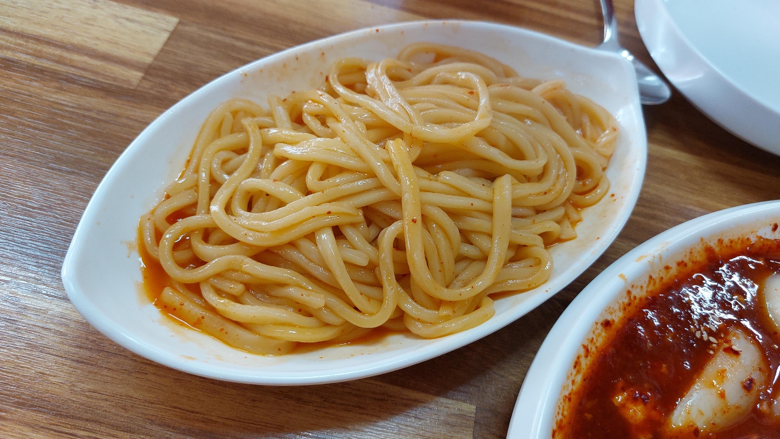 원내동 맛집 대복식당 오징어두루치기에 넣어먹는 사리