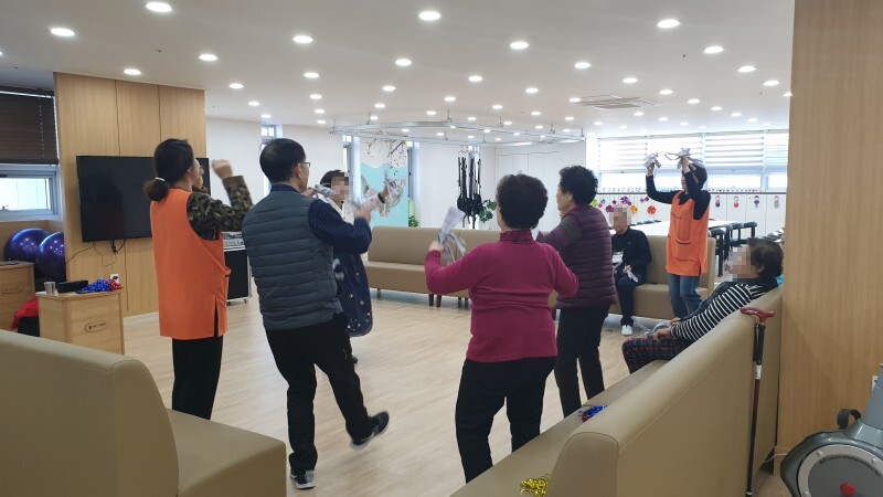 alt="노인주간보호센터"