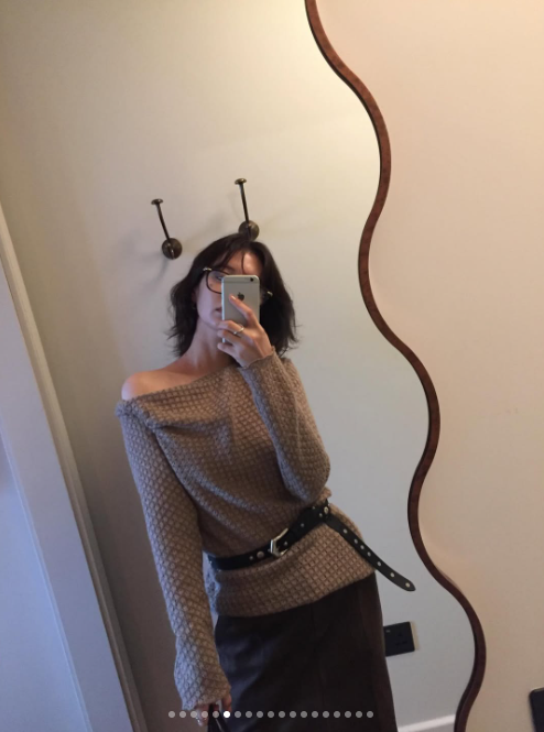 정소민 아이보리 데일리룩 니트 스타일