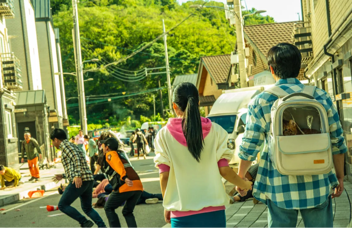 좀비딸 신기록, 조정석 좀비딸 1위, 조정석 영화, 여름 흥행 불패, 한국 코미디 영화, 박스오피스 1위, 좀비딸 후기, 좀비딸 평점, 조정석 코미디, 2025 영화 흥행, 천만 영화 후보, 좀비딸 박스오피스, 좀비딸 개봉 첫날, 한국 영화 최고 오프닝, 여름 영화 추천