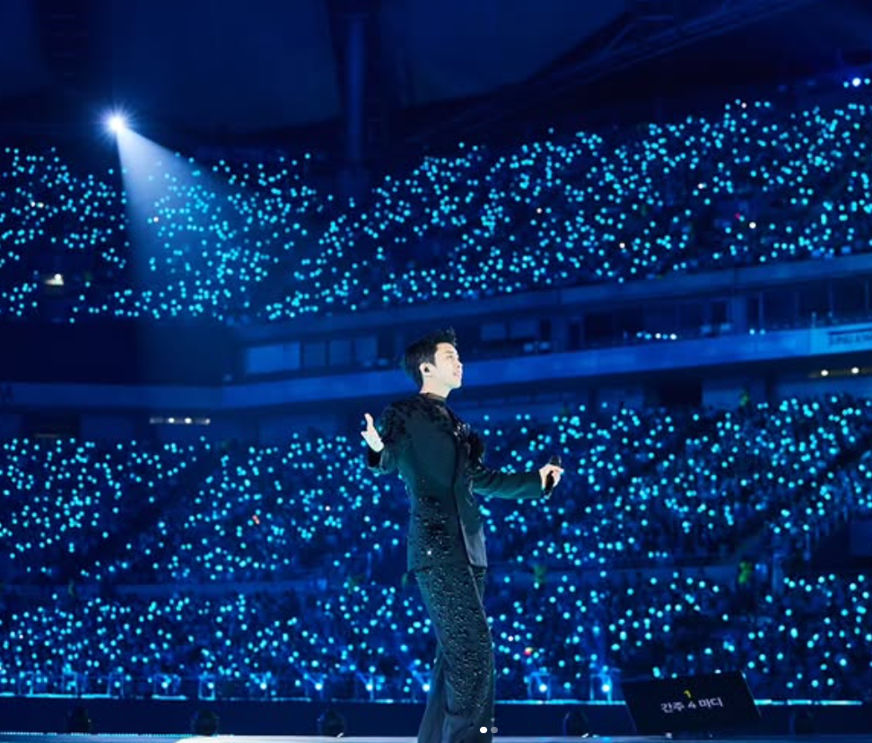 임영웅 아이돌차트 218주 연속 1위 달성! ASEA 2025 2관왕까지!