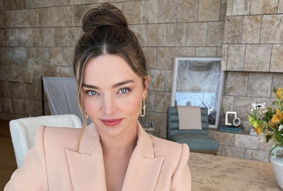 미란다 커 프로필