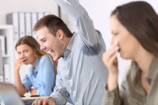 체질 때문일까? 땀냄새 심한 이유와 해결책 5가지!