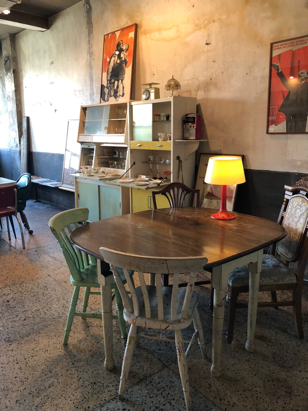 루이스의사물들-카페