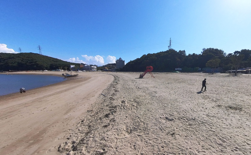 왜목마을 해수욕장: 일출과 일몰을 동시에