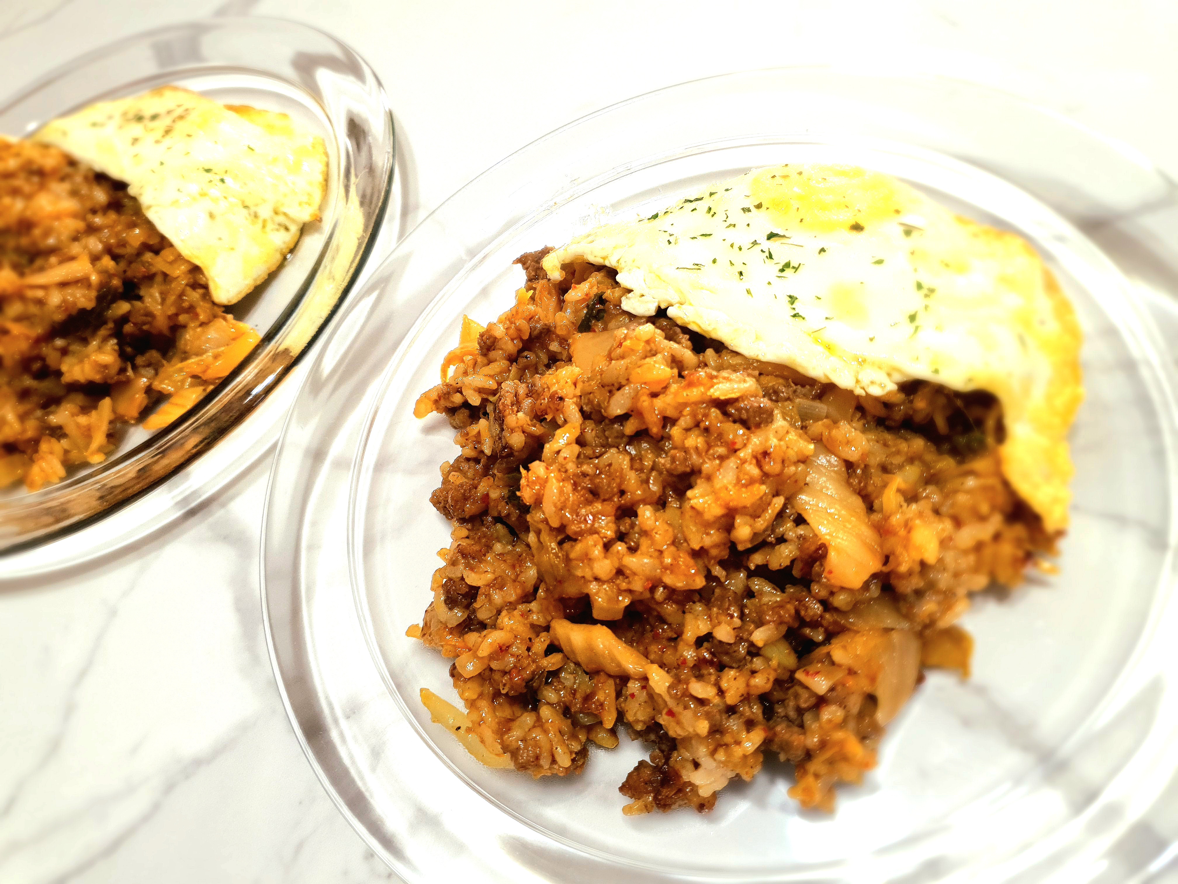 소불고기를-넣고-카레가루로-향을-내는-맛있는-볶음밥입니다.